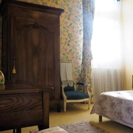 Chateau Picol Entre Futuroscope Et Chateaux De La Loire Frühstückspension 3*